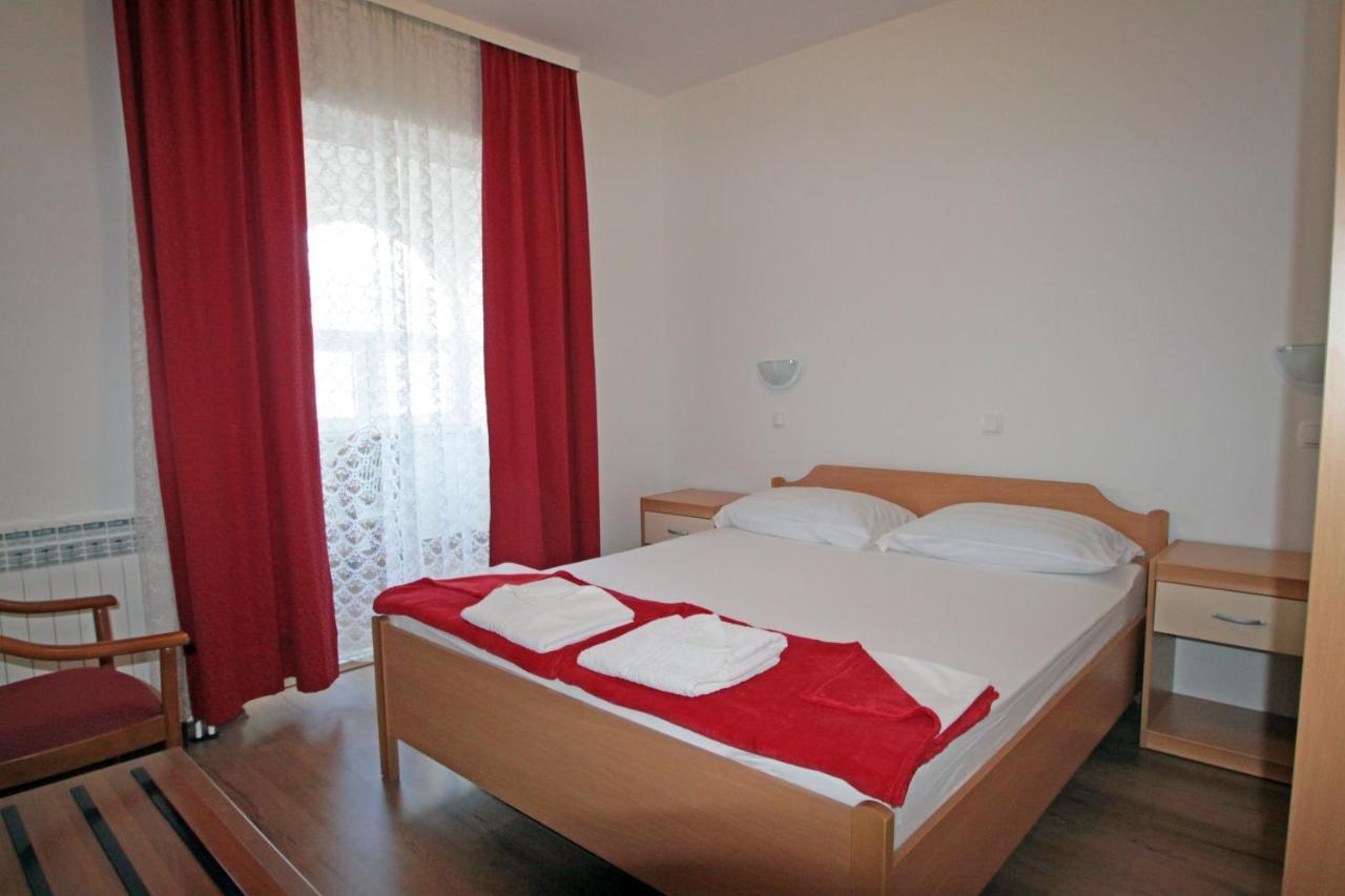 Apartments By The Sea Vinjerac, Zadar - 5811 Exterior foto